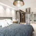 Homely - Executive 72m2 -sauna Apartment